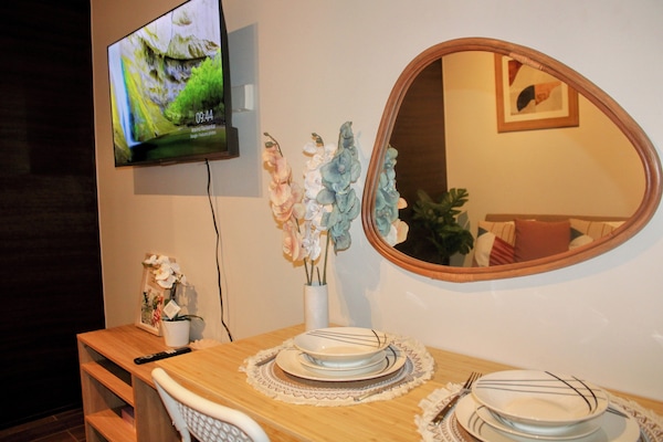 Comfort Daire, Mutfak, Şehir Manzaralı | Oturma alanı | Netflix, streaming platformları