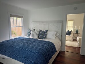 3 bedrooms, iron/ironing board, free WiFi, bed sheets - 2 West Beach Cottages, 1 Block to Beach & Downtown, Harbor & Funk Zone (Santa Barbara)