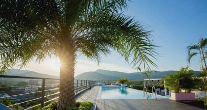 Sea View 35 sqm Condo, 6th Floor, WiFi 200 mbps, Pool, Next To Shopping Mall