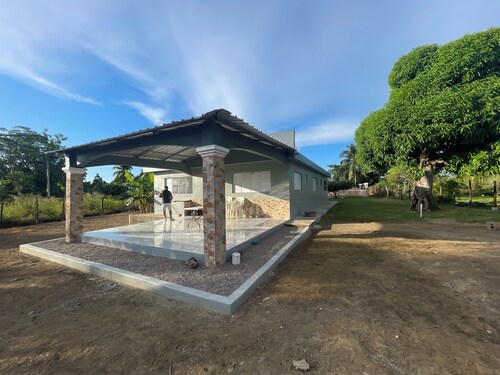 Cozy 3-Bedroom gated house with AC, WiFi, and TV: comfort and relaxation await.