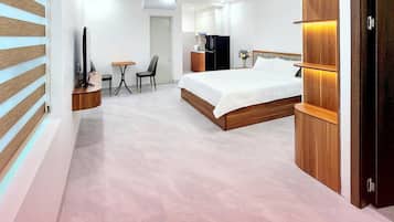 Deluxe Apartment, City View | Desk, soundproofing, iron/ironing board, free WiFi