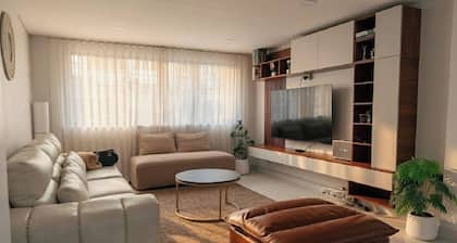 Private 5BR Building 17-26Pax 5Mins to BTS & Sathorn Pier