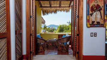 Chambre Club, 1 trÚs grand lit, vue baie | Literie de qualité supérieure, matelas Select Comfort, minibar