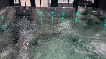 4 bedrooms, WiFi, bed sheets