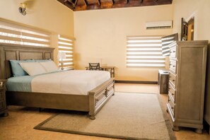 6 bedrooms, iron/ironing board, WiFi, bed sheets