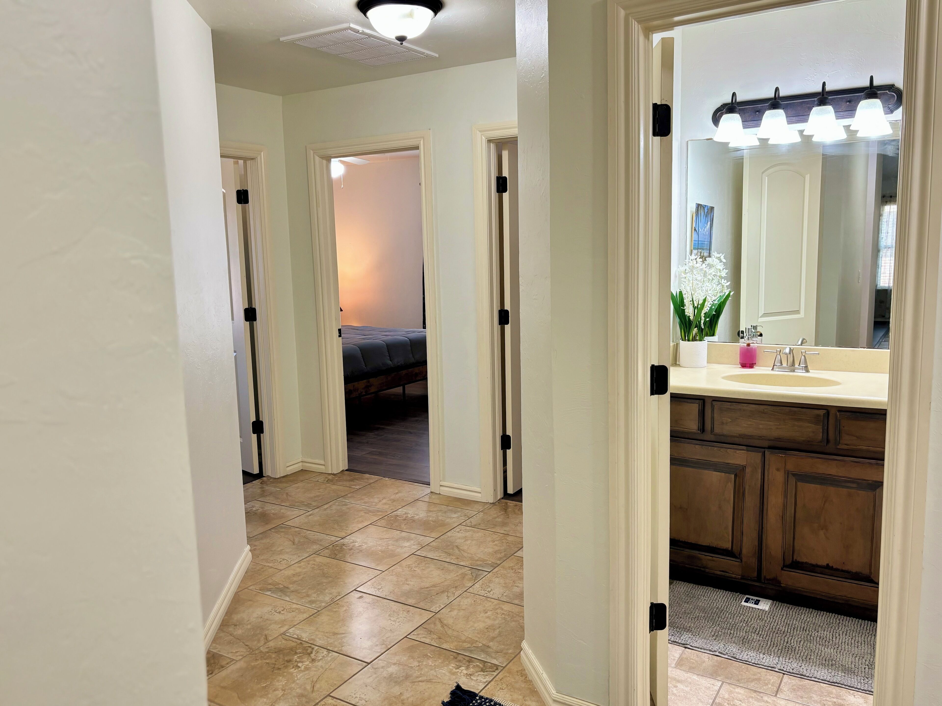 4 bedrooms, iron/ironing board, free WiFi, bed sheets