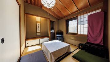 Superior Room | Desk, laptop workspace, WiFi (free), bed sheets