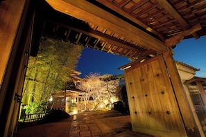 Front of property - Shikitei (Nara)