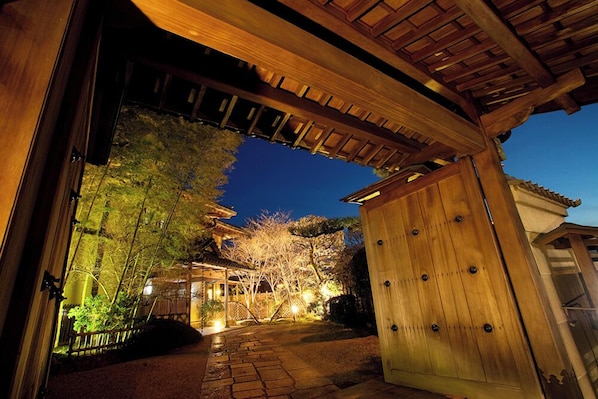 Front of property - Shikitei (Nara)