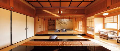 Traditional Suite | 1 bilik tidur, meja, ruang kerja komputer riba, Wi-fi percuma