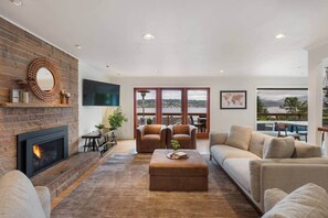 智能电视、壁炉