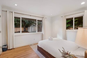 3 Schlafzimmer, Schreibtisch, Bügeleisen/Bügelbrett, kostenloses WLAN