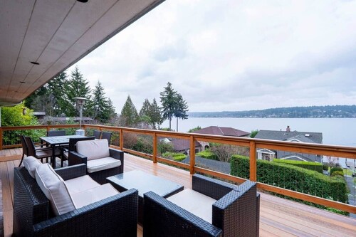 Bellevue Lakeview house