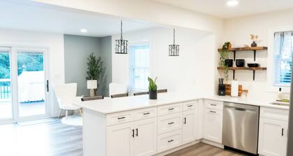 Spacious 5-bedroom house with WiFi, AC in welcoming Paradise