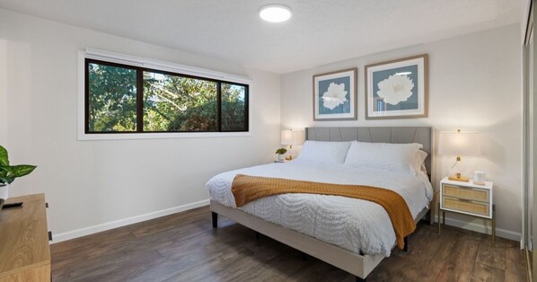 4 habitaciones, escritorio, tabla de planchar con plancha y wifi 