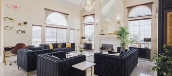 Spacious 4bed Lux 
 Home+GameRoom+LakeVw+Near Trilith Studio & Atlanta Airport.