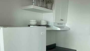 Fridge, microwave, coffee/tea maker, toaster