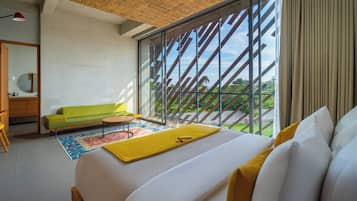 Suite Room | Hypo-allergenic bedding, minibar, in-room safe, free WiFi