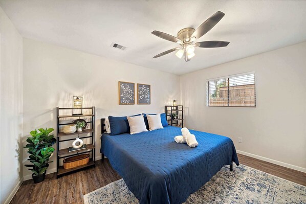 3 bedrooms, iron/ironing board, WiFi, bed sheets