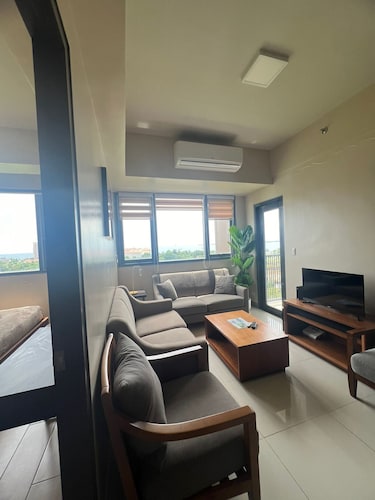 Executive 1BR One Manchester Place