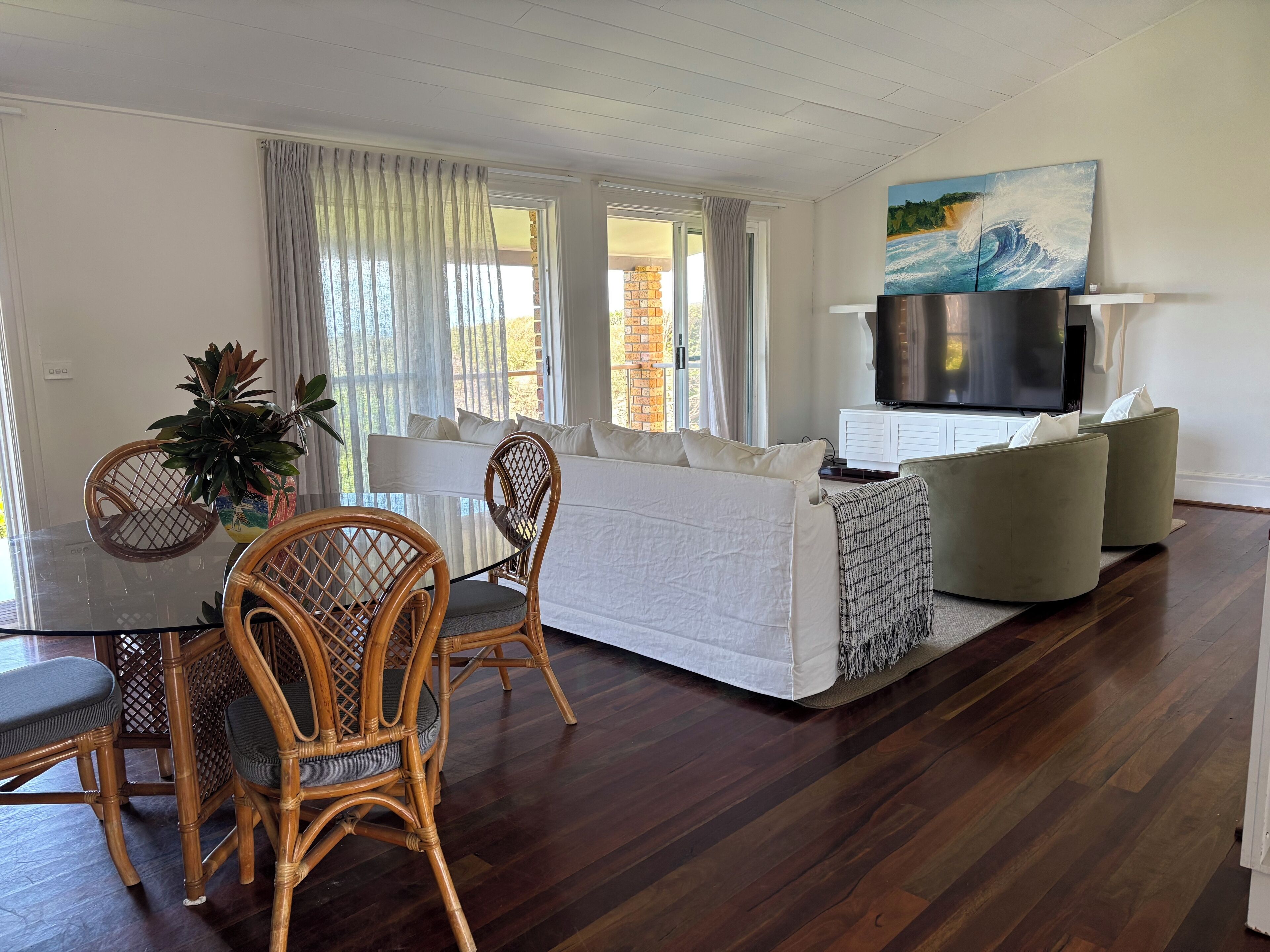 Télévision, table de tennis de table