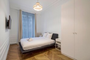 4 chambres, fer et planche à repasser, lit parapluie, Wi-Fi