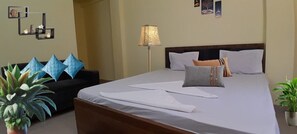 Soundproofing, free WiFi, bed sheets