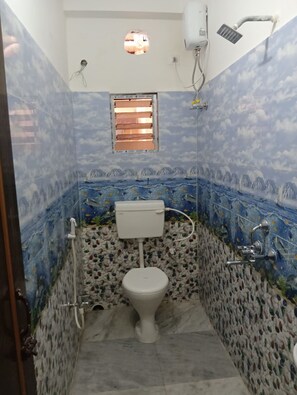 Bruser, brusehoved med spredningseffekt, håndklæder, Sæbe