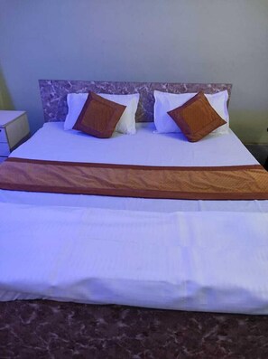 Standardzimmer, Balkon, Stadtblick | Kostenloses WLAN, Bettwäsche