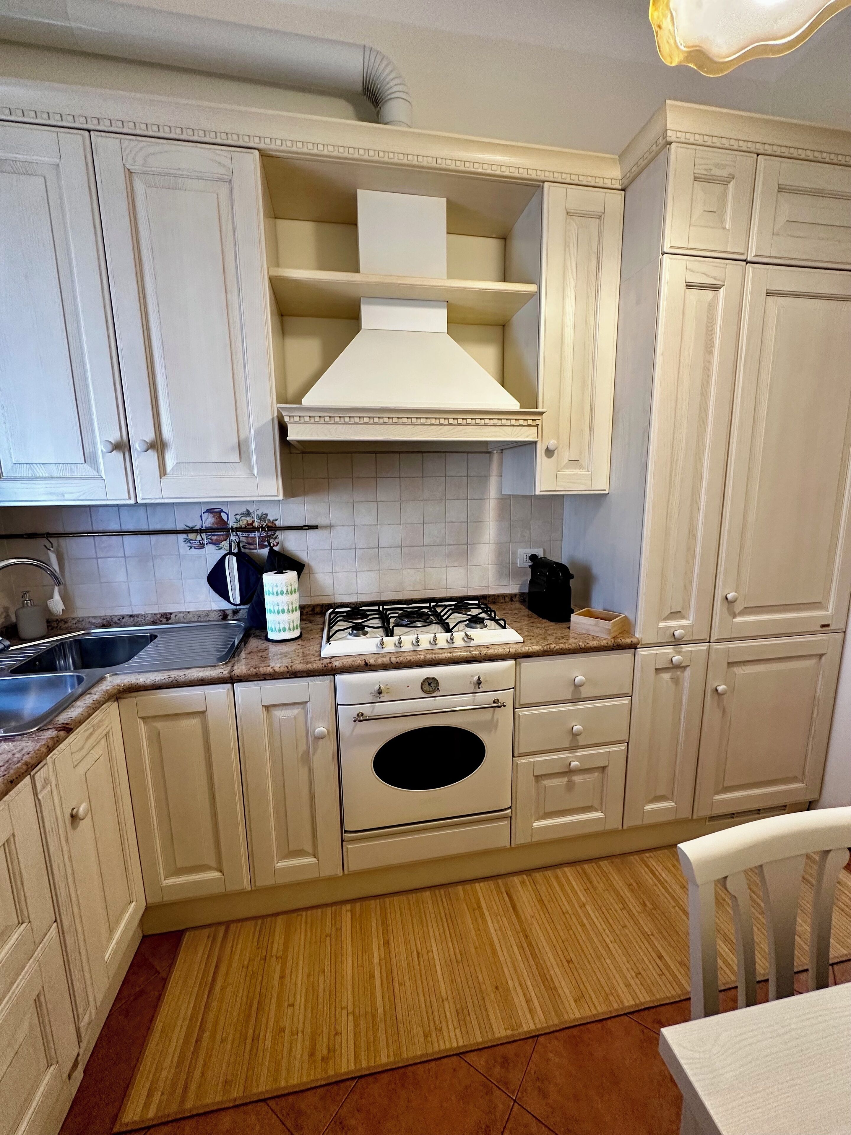 雪櫃、微波爐 、焗爐、爐具