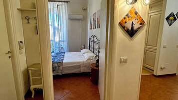 1 Schlafzimmer, BĂŒgeleisen/BĂŒgelbrett, Reisekinderbett, BettwĂ€sche