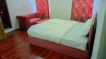 Deluxe Double Room | Free WiFi