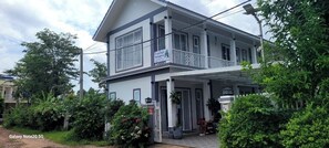 Basic Double Room, 1 King Bed, Garden View