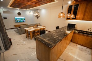Flat-screen TV - Dijobi Villa Bali (Canggu)