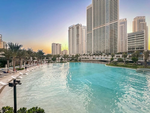 Luxe 2BR w/ Pool, Water & Skyline Views | Dubai Creek Harbour