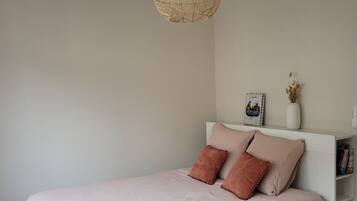 1 chambre, bureau, fer et planche à repasser, Wi-Fi gratuit