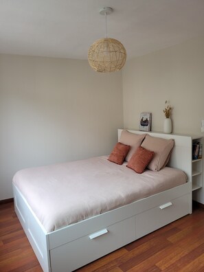 1 bedroom, desk, iron/ironing board, free WiFi