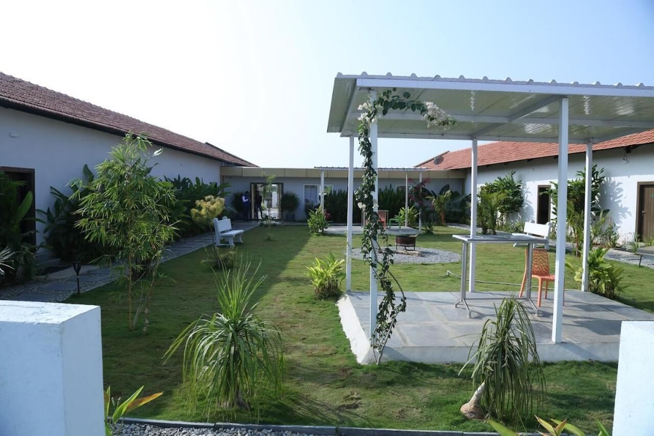 Deluxe Double Room, Balcony, Garden View | Garden view