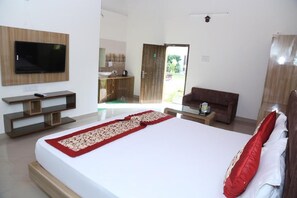 Deluxe Double Room, Balcony, Garden View | Laptop workspace, free WiFi - NANDI FARM RESORT (Lepakshi)