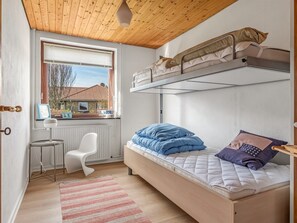 3 bedrooms, Internet