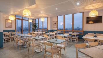 Frokostbuffé hver dag (EUR 15 per person)