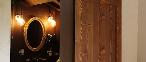 Camera Nocciola | Bathroom