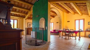 Living area - Cantina D'Erasmo (Offida)