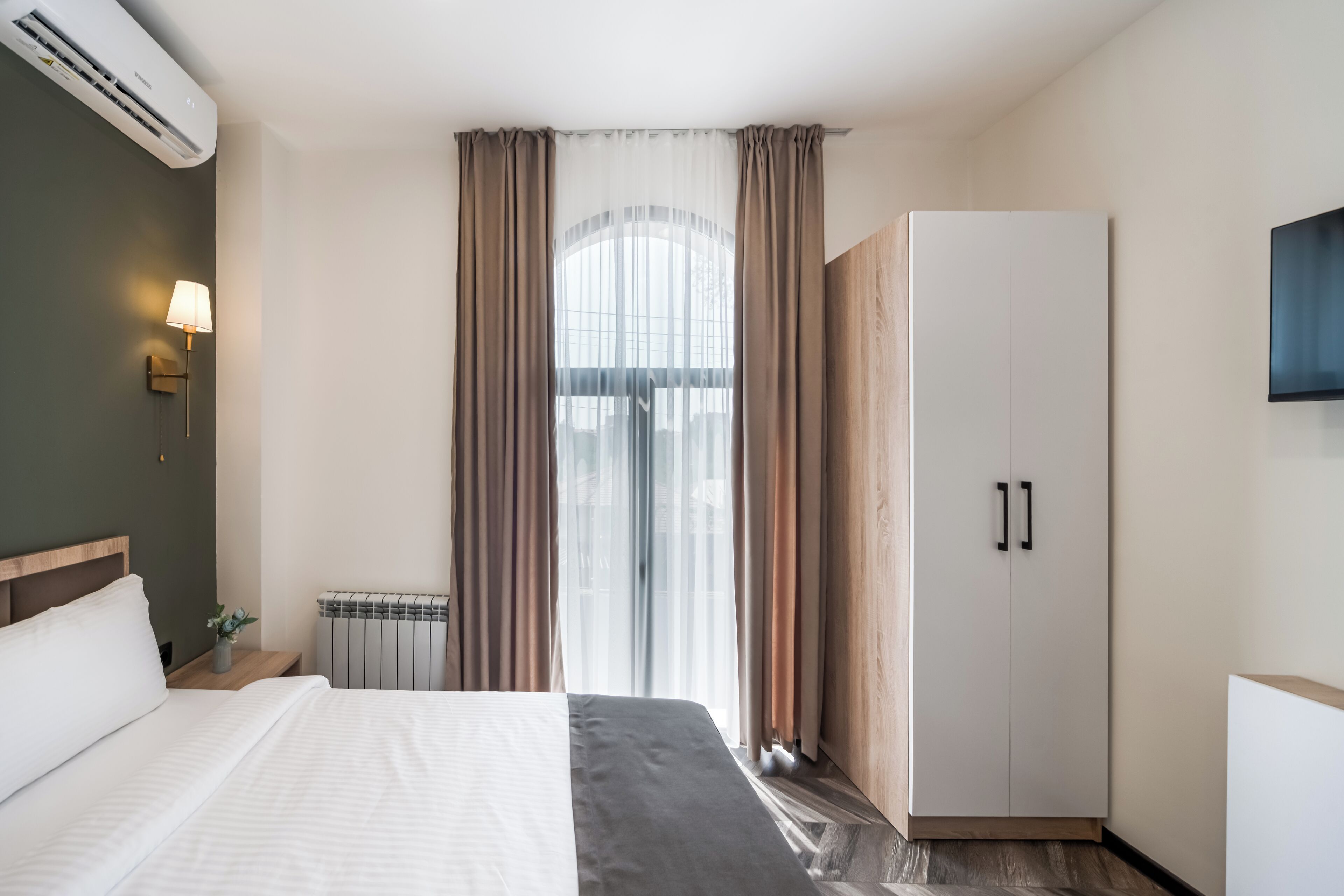 Standard Double Room, Courtyard View | Soundproofing, iron/ironing board, free WiFi, bed sheets