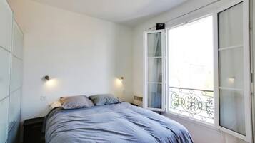 1 habitación, tabla de planchar con plancha, wifi y ropa de cama