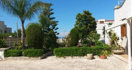 SAMSARA MARE "LUNA" panoramic veranda in residential area, 100 m from the sea.