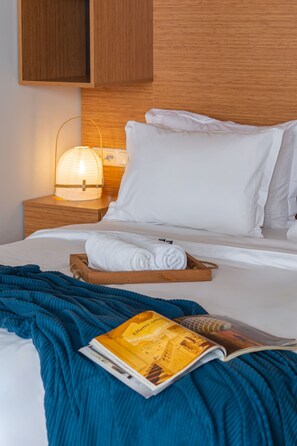 Departamento panorámico, 1 cama King size y sofá cama, para no fumadores, vista a la ciudad | Ropa de cama de alta calidad y decoración personalizada 