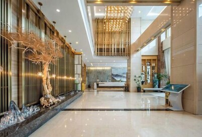Wuhan Huazun Tianlun Hotel