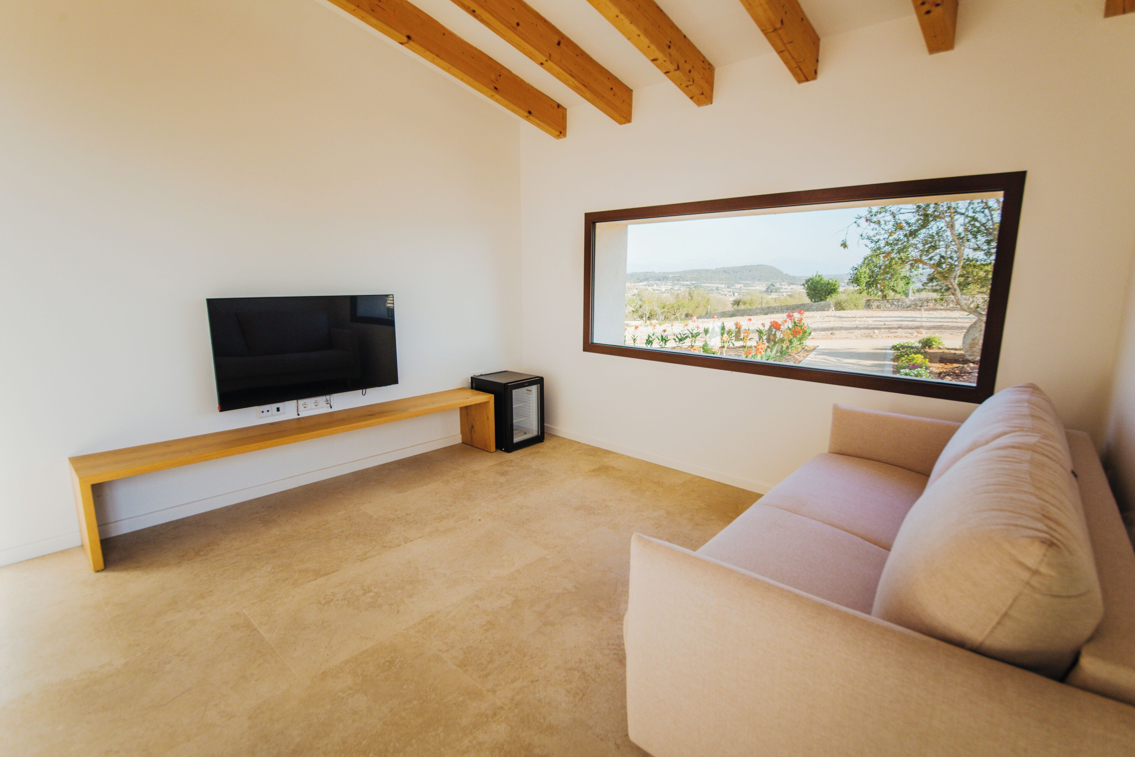 Family Suite, Mountain View | Living area | 50-inch Smart TV with digital channels