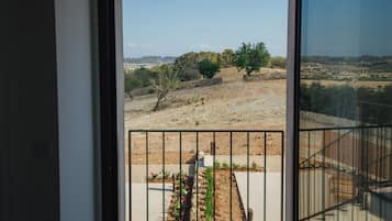 Suite, vue montagne | Salle de bain | Sèche-cheveux, serviettes fournies, savon, shampoing